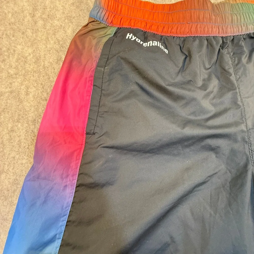 The North Face Hydrenaline Shorts Mens Small Black Rainbow‎ Gradient Wind Shorts